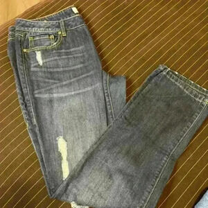 Cabi Slim Boyfriend distressed jeans